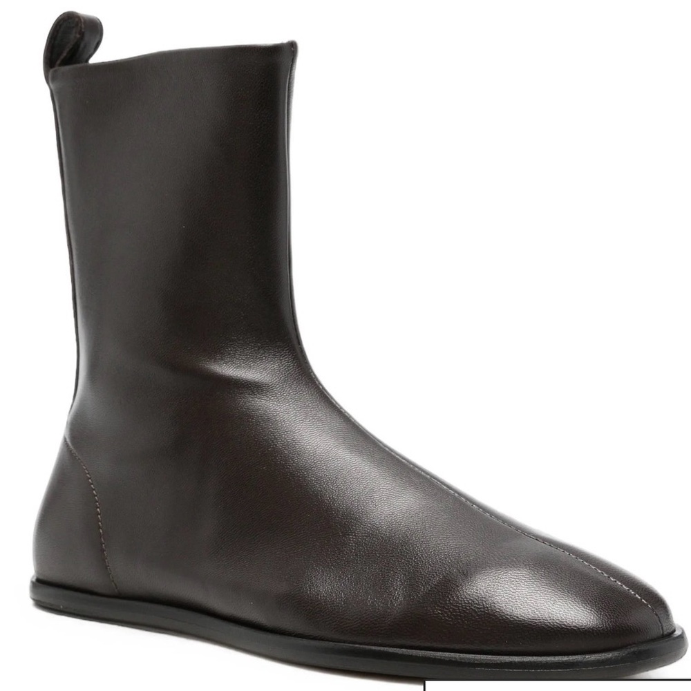 Women’s Leather Ankle Boot in Black